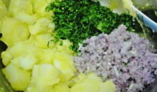 картофельный салат с луком