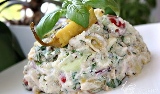 картофельный салат с мясом гирос и дзадзики