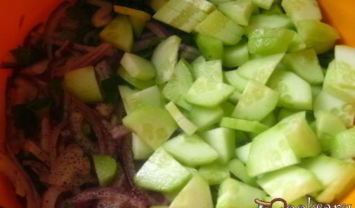 картофельный салат с нутом и беконом