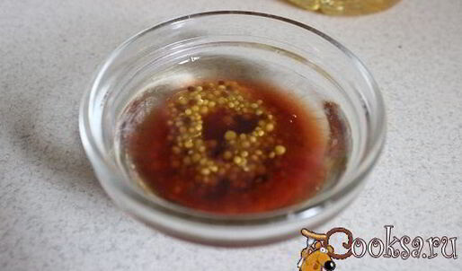 картофельный салат с жареным луком и свежими овощами