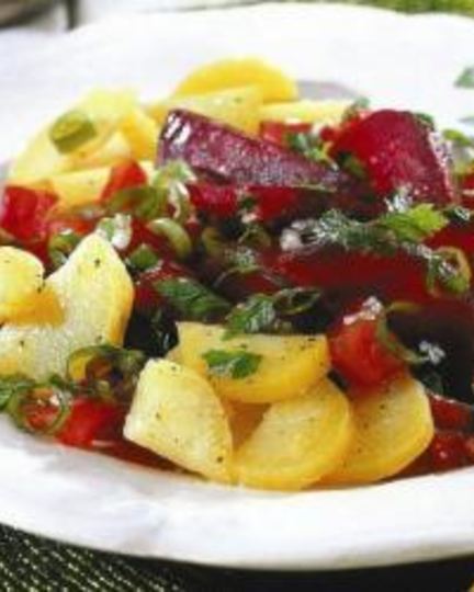 Рецепт марокканского картофельного салата со свеклой и маслинами