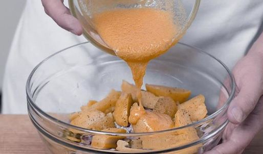 салат из картофеля и копченой курицы