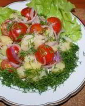 Салат из картофеля с помидорами по-деревенски