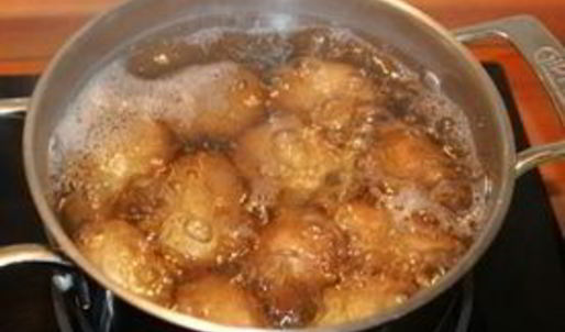 салат из картофеля с помидорами по-деревенски