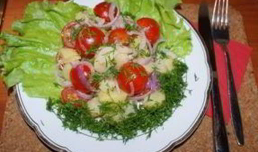 салат из картофеля с помидорами по-деревенски