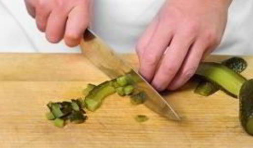 салат из картофеля с сельдью и телятиной