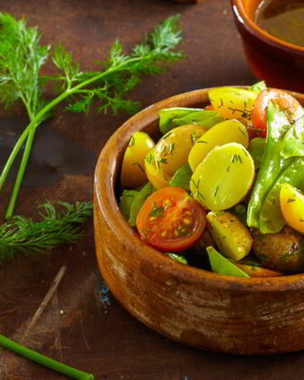 Рецепт салата из молодого картофеля с укропом и хреном