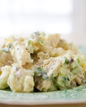 Салат картофельный под соусом по-татарски