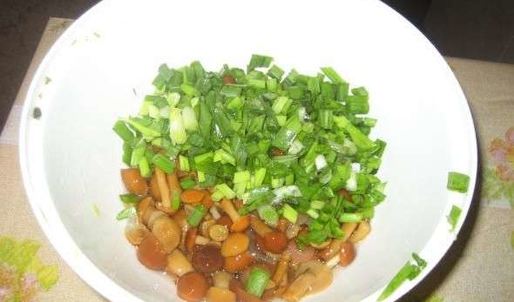 салат картофельный с грибами