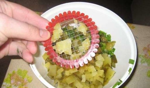 салат картофельный с грибами