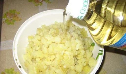 салат картофельный с грибами