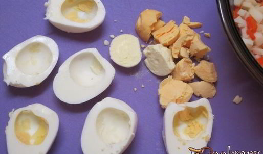 салат картофельный с сельдью