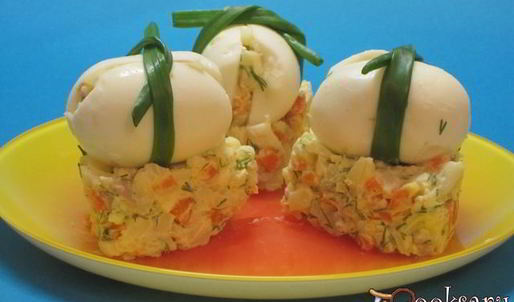 салат картофельный с сельдью