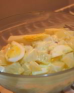 Салат картофельный с яйцом