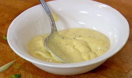 салат с картофелем, фенхелем и копченой семгой