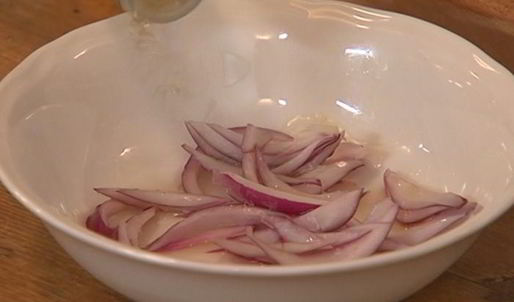 салат с картофелем, фенхелем и копченой семгой