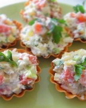 Салат с картофелем и слабосоленой семгой