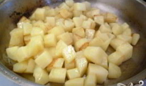 салат с жареным картофелем