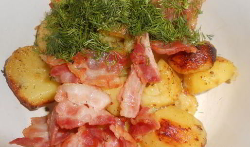 теплый салат с запеченным картофелем