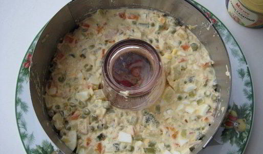 оливье с тунцом рождественский венок