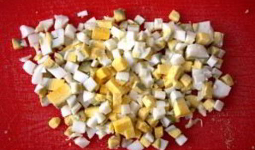 салат оливье с колбасой