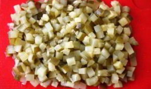 салат оливье с колбасой