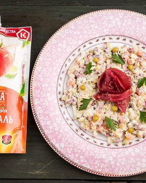 Салат Оливье с копченой говядиной