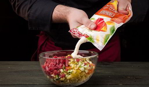 салат оливье с копченой говядиной