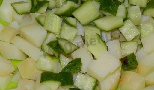 салат оливье с семгой и огурцом