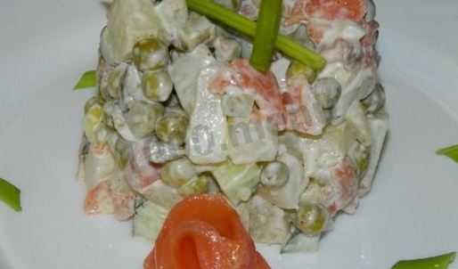 салат оливье с семгой и огурцом