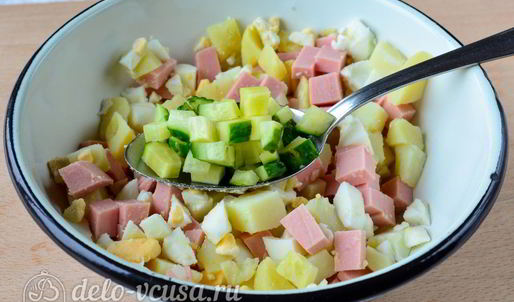 салат оливье со свежим огурцом