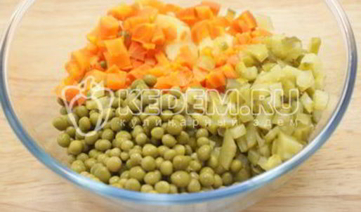 салат с курицей праздничное оливье