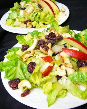 Осенний салат с лимонно-маковой заправкой