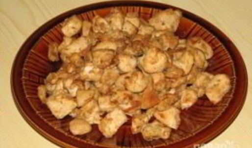 салат из курицы и ананасов