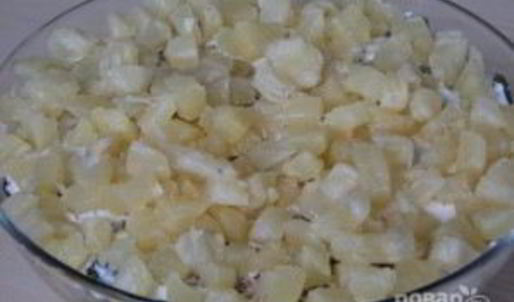 салат из курицы и ананасов