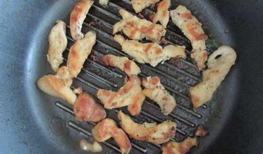 салат из овощей с куриной грудкой