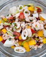 Салат Морской коктейль с креветками