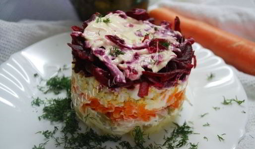 салат под шубой с солеными огурцами