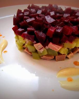 Салат с говядиной и свеклой