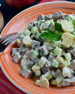 Салат с говяжьим языком и грибами