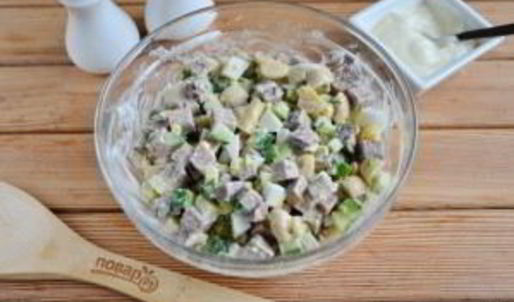 салат с говяжьим языком и грибами