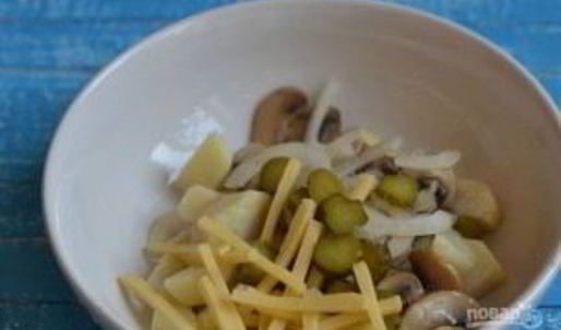 салат с грибами и картофелем