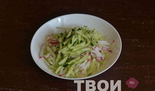 салат с капустой и помидорами