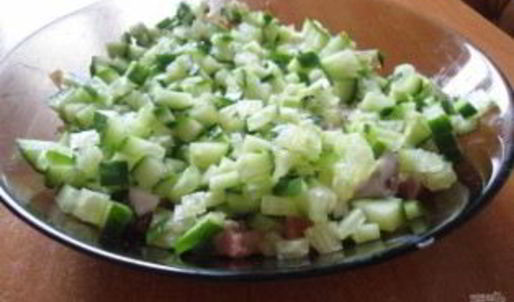 салат с копченой курицей