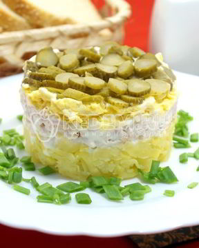 Салат с курицей Арни