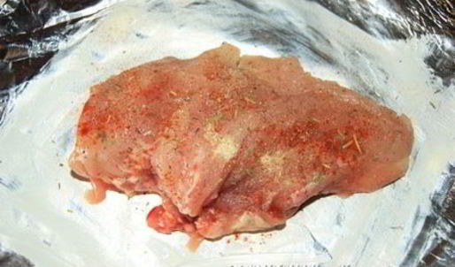 салат с курицей и огуречными роллами