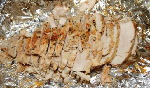 салат с курицей и огуречными роллами