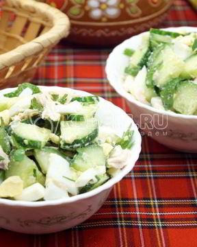 Салат с курицей и огурцом