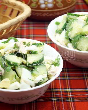 Салат с курицей и огурцом