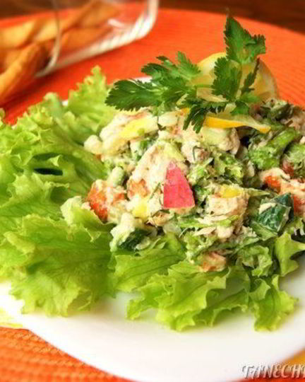 Рецепт салата с отварной красной рыбой